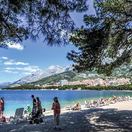 Apartament 1 Bedroom Cozy Apartment In Makarska *