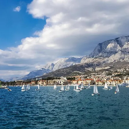 1 Bedroom Cozy Apartment In Makarska